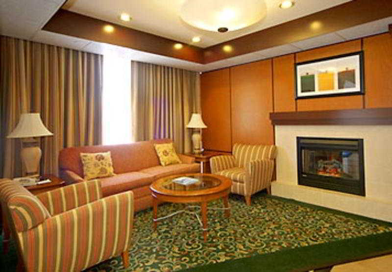 Comfort Inn & Suites Oakland Airport Interior photo