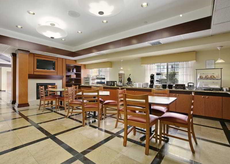 Comfort Inn & Suites Oakland Airport Restaurant photo